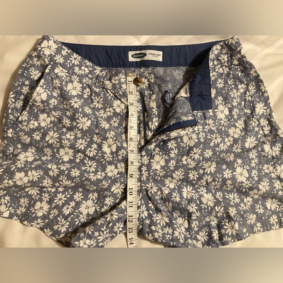 Old Navy everyday shorts hi rise - Picture 2 of 6